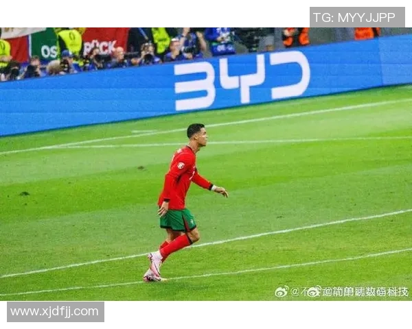 39号球星闪耀绿茵赛场引领球队逆转创造足球传奇辉煌